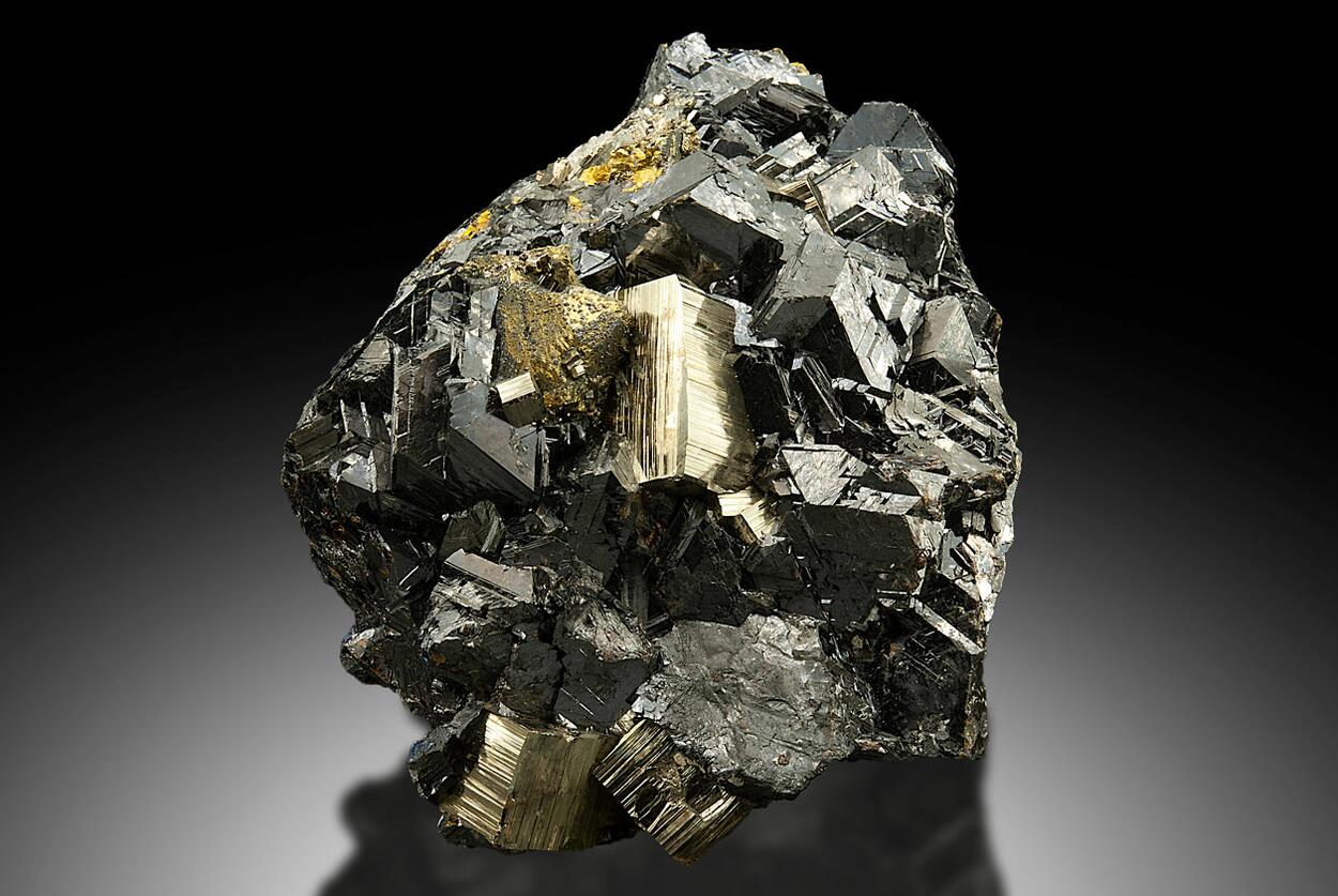 Sphalerite Var Marmatite With Chalcopyrite & Pyrite