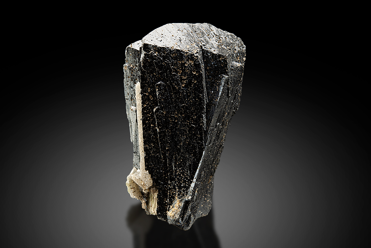 Ilvaite With Quartz Var Prase