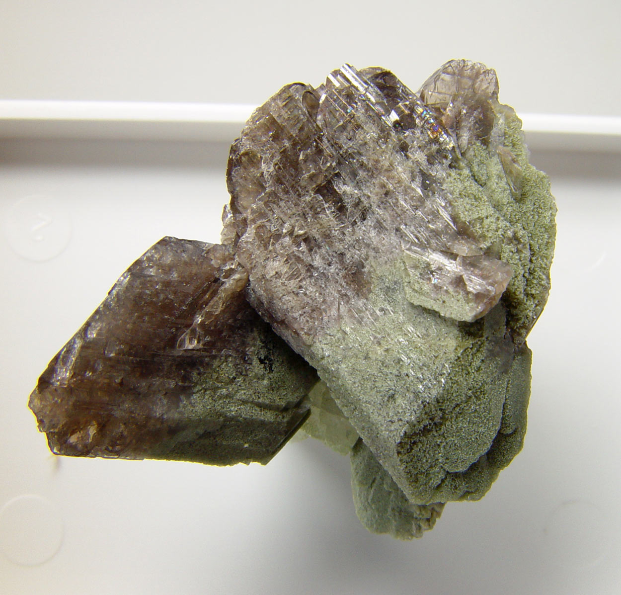 Axinite-(Fe)