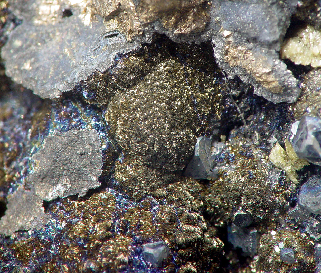 Rammelsbergite & Nickelskutterudite