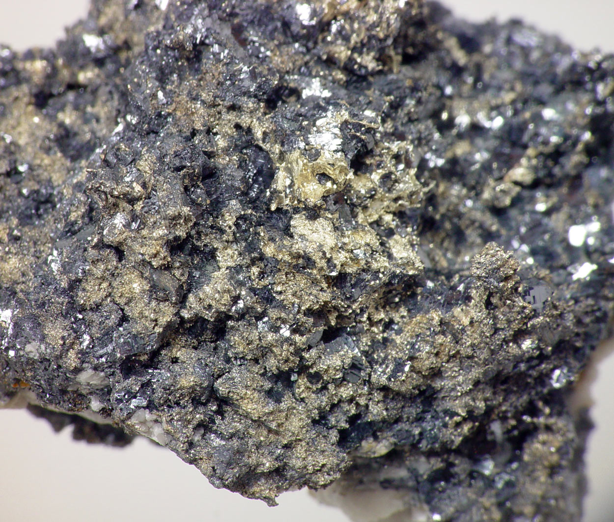 Luanheite
