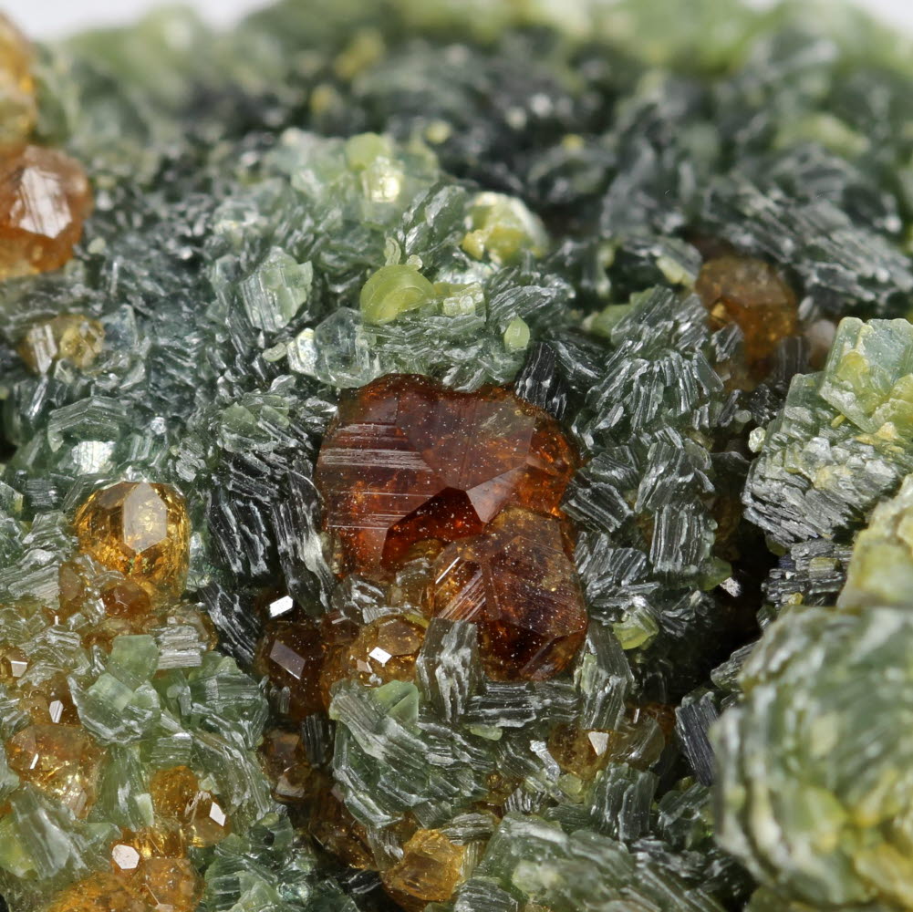 Grossular With Clinochlore