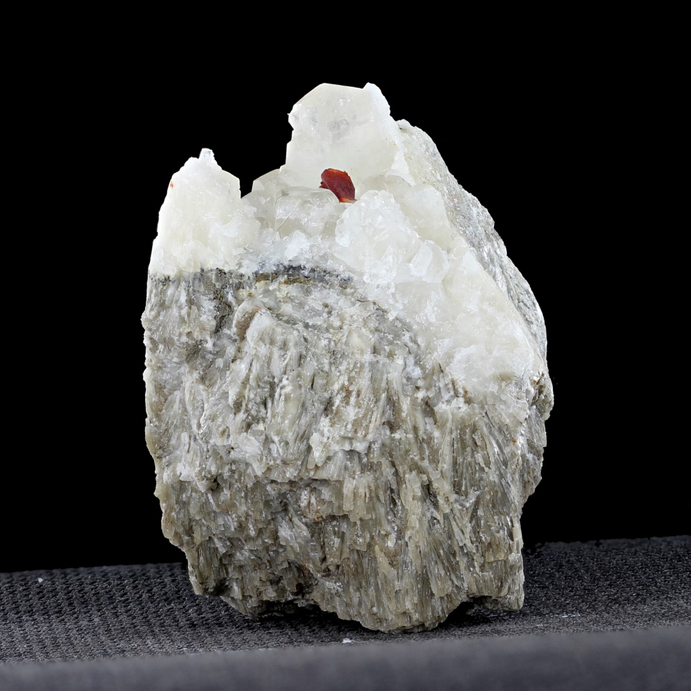 Realgar With Colemanite