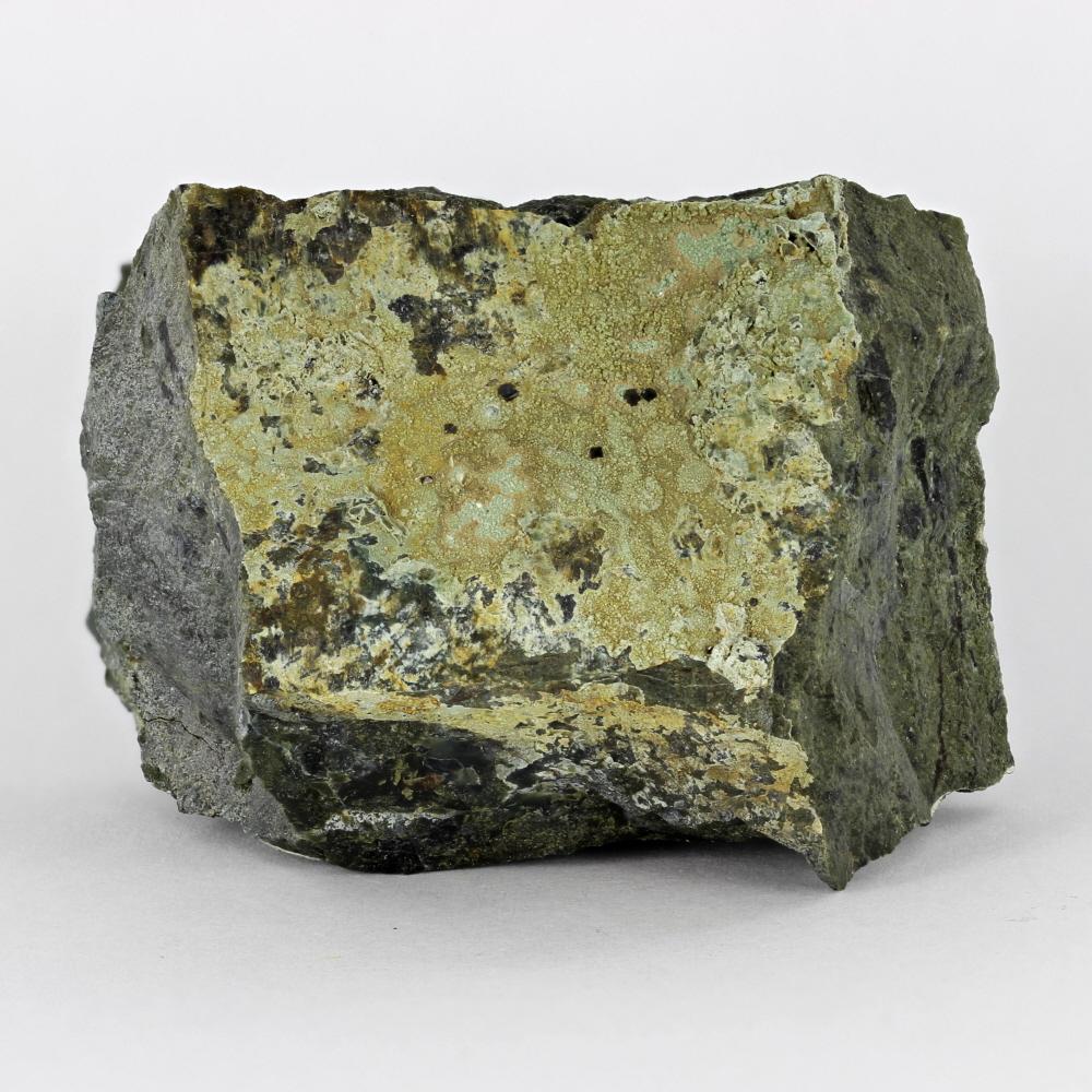 Magnetite With Lizardite