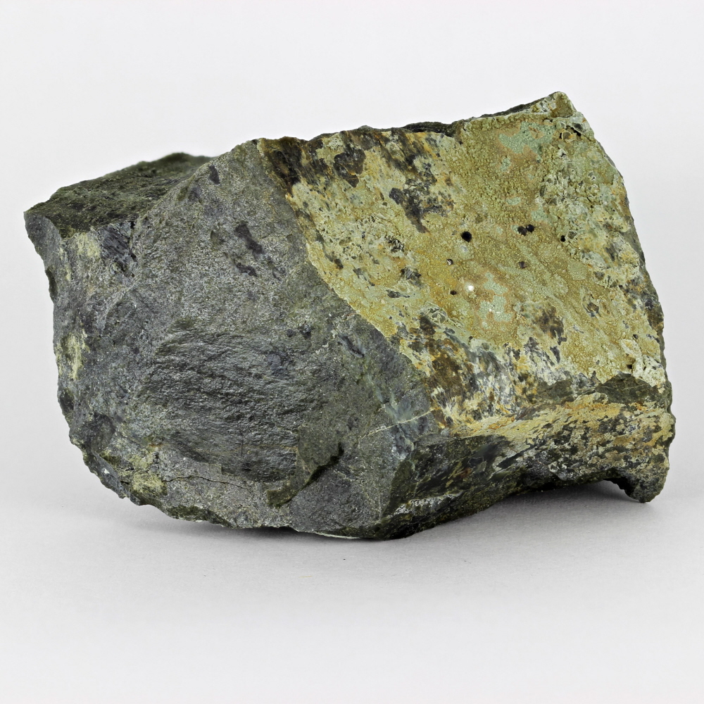 Magnetite With Lizardite