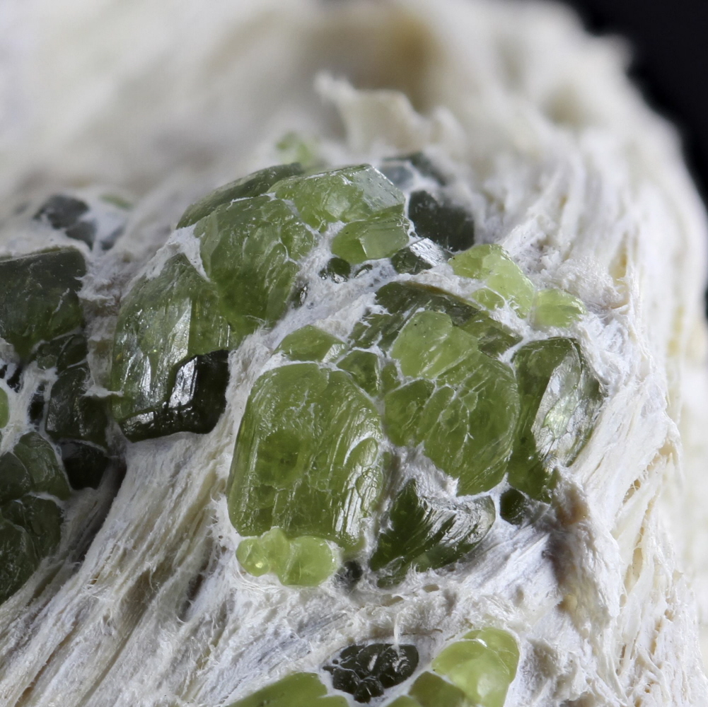 Demantoid With Asbestos