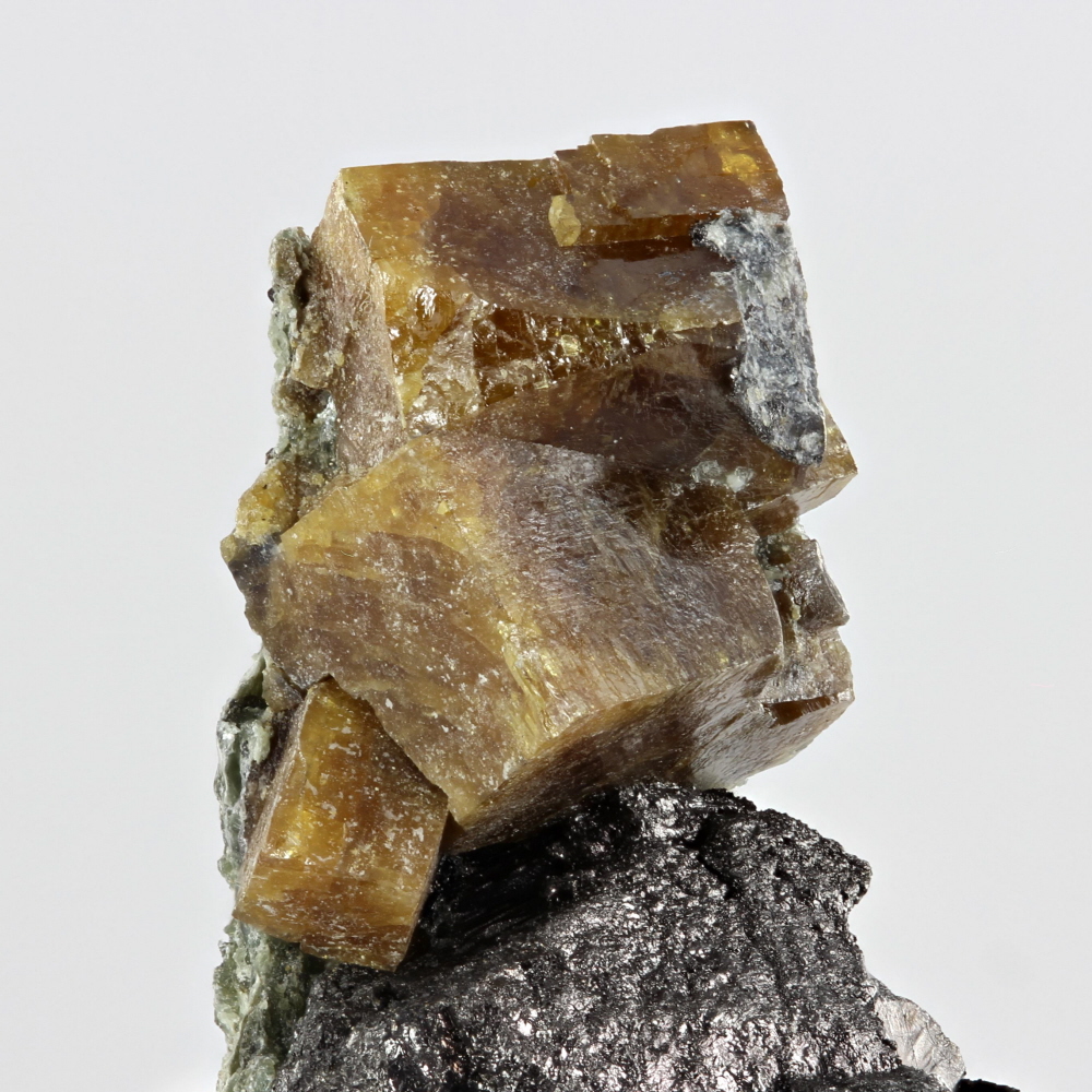 Perovskite On Magnetite