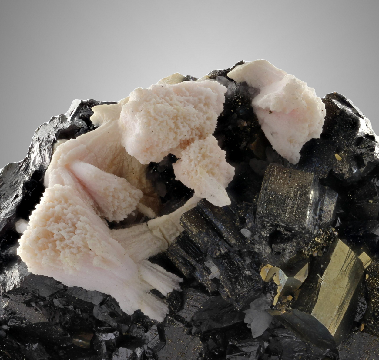 Kutnohorite With Sphalerite & Bournonite