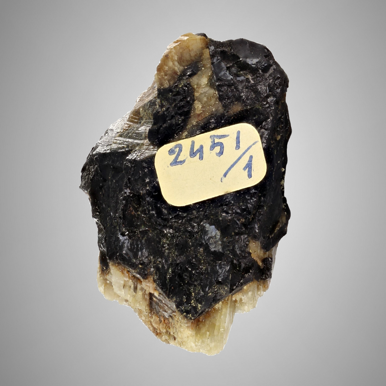 Gadolinite-(Y)