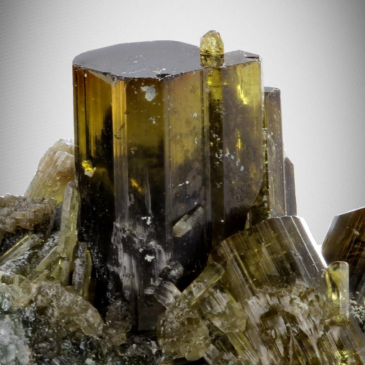 Vesuvianite. 41.5 ct. Rock of Farinole, Olmeta-di-Capocorso, Haute-Corse, popular France