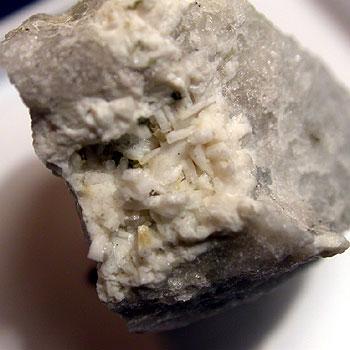 Lithiomarsturite