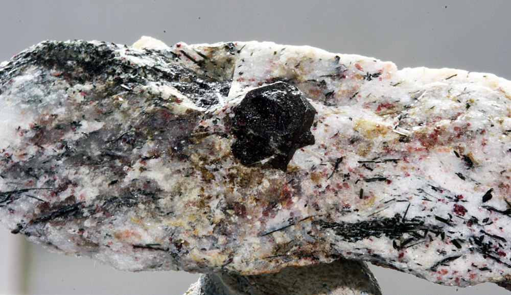 Loparite-(Ce)