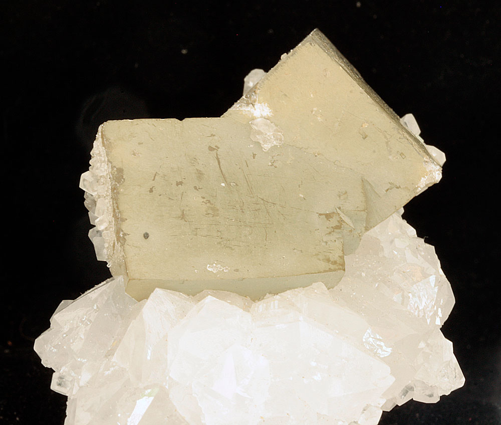 Fluorite Chamosite Quartz & Calcite