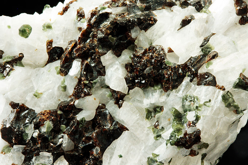 Wollastonite Diopside & Grossular
