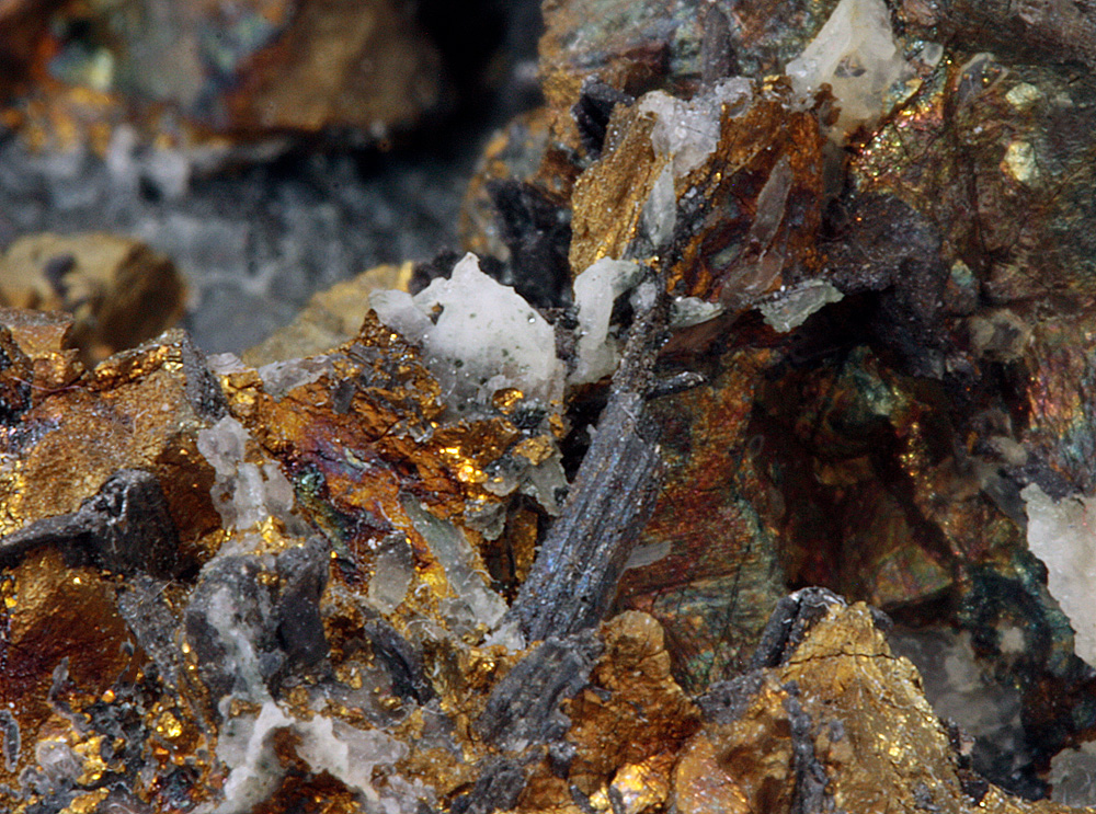 Bismuthinite & Chalcopyrite