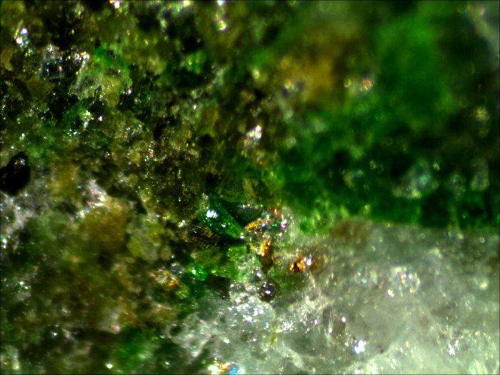 Gold & Uvarovite