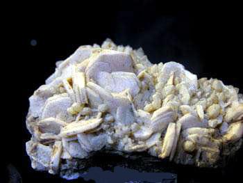 Manganoan Calcite