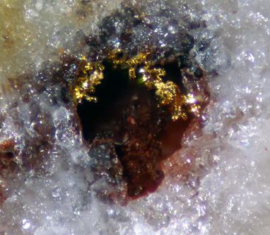 Chlorargyrite With Gold