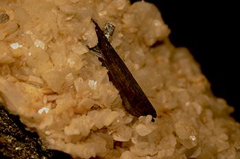 Ferberite & Dolomite