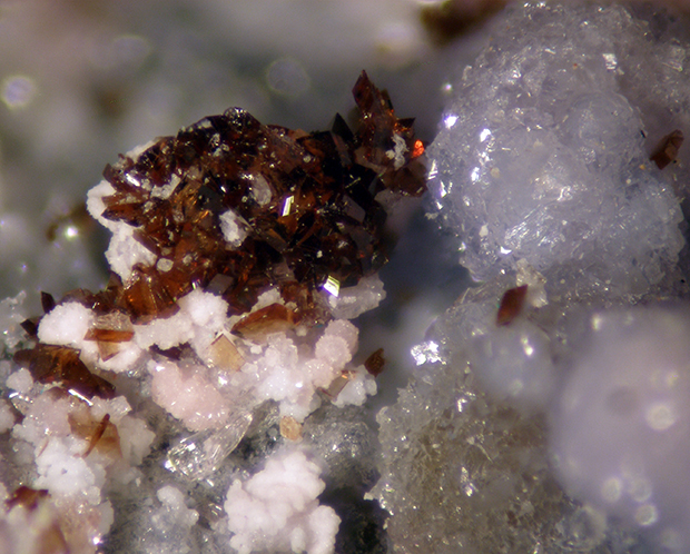 Canutite Magnesiokoritnigite & Lavendulan