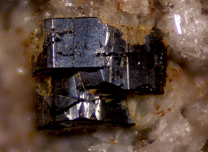 Osumilite-(Mg) & Phlogopite