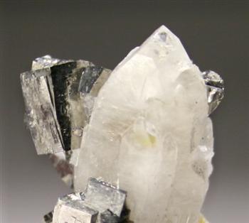 Quartz With Arsenopyrite