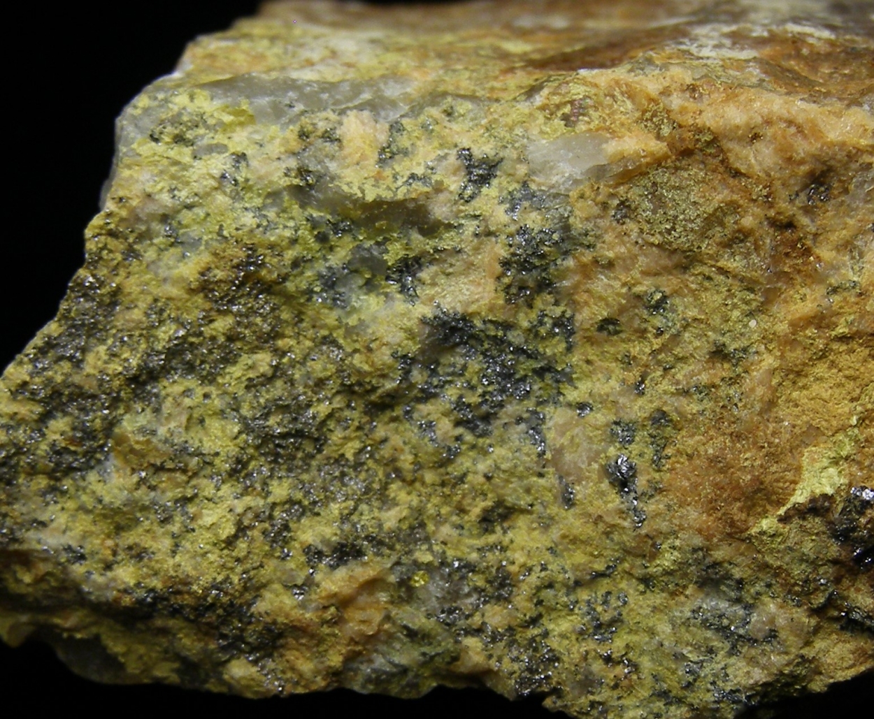 Ferrimolybdite & Molybdenite