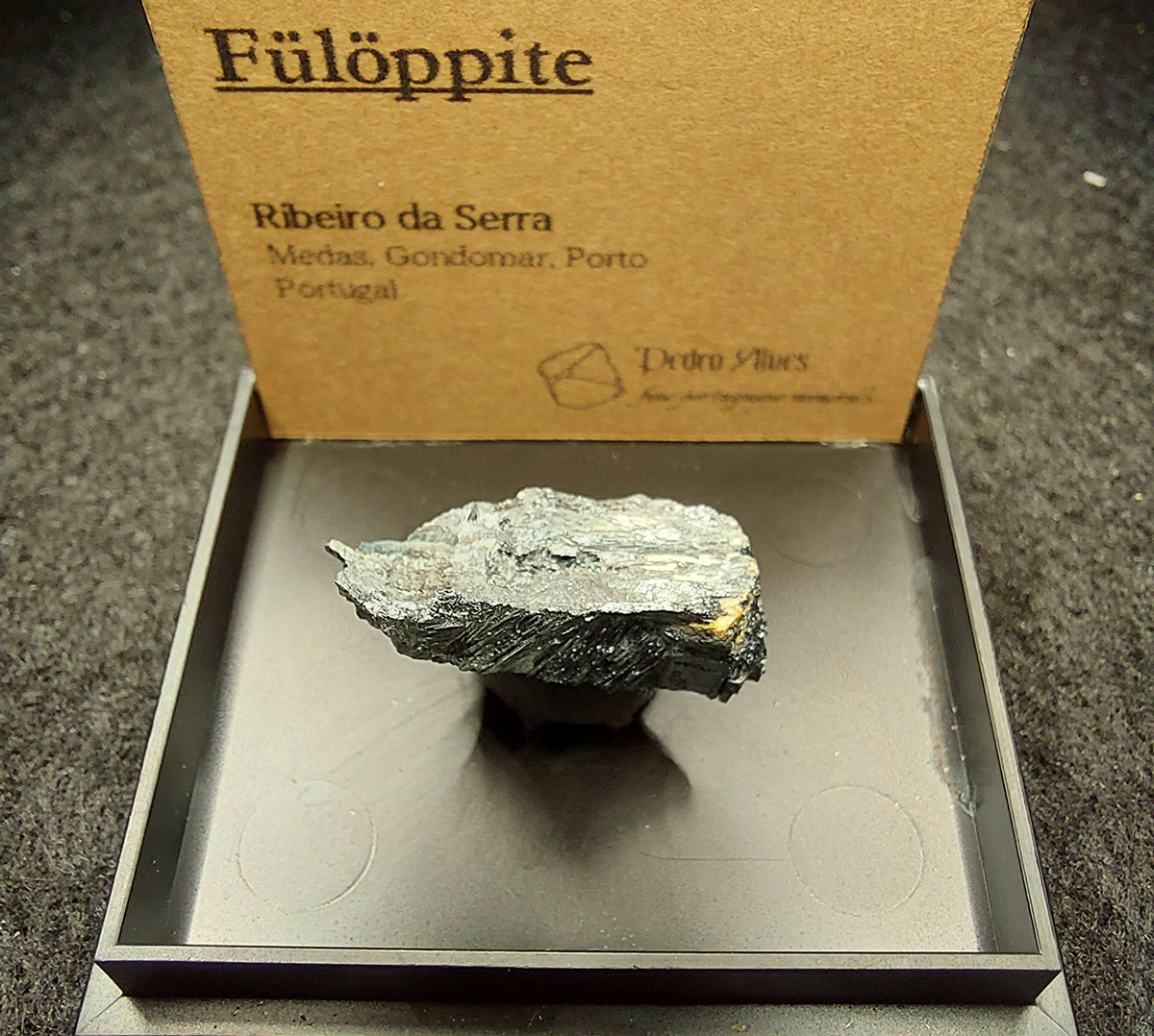 Fülöppite & Sénarmontite