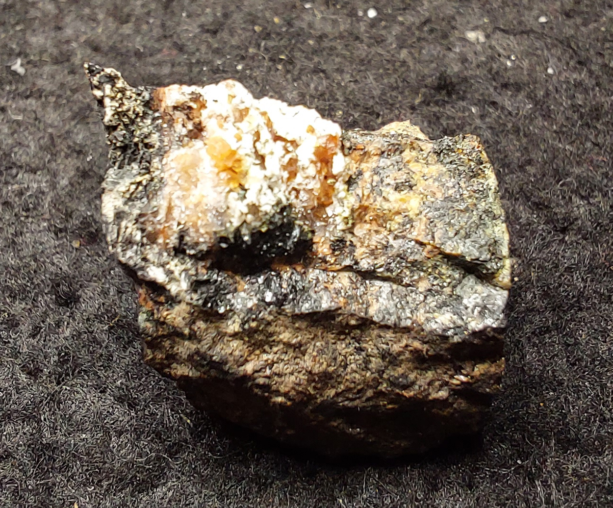 Hureaulite Fluorapatite Ferroberaunite Mitridatite & Jahnsite-(CaMnMn)