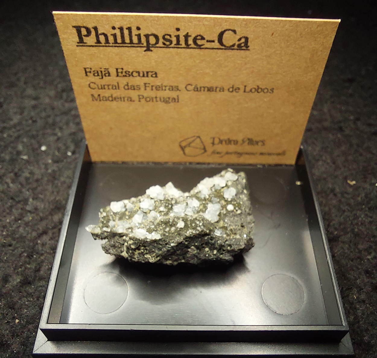 Phillipsite-Ca & Chabazite-Ca