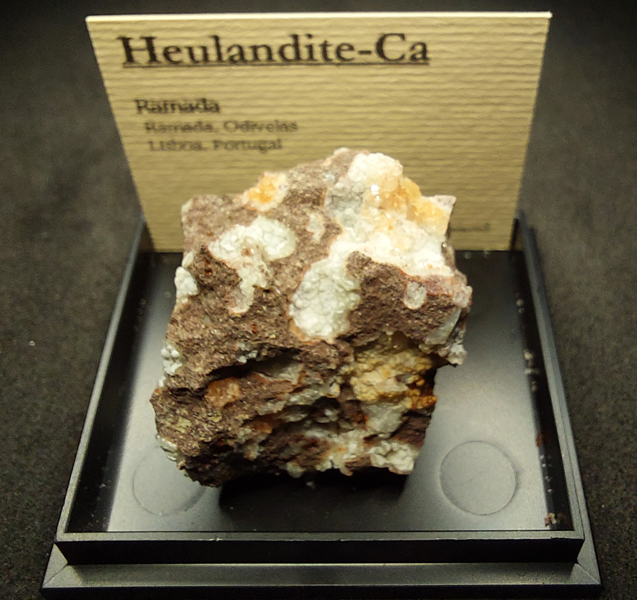Heulandite-Ca