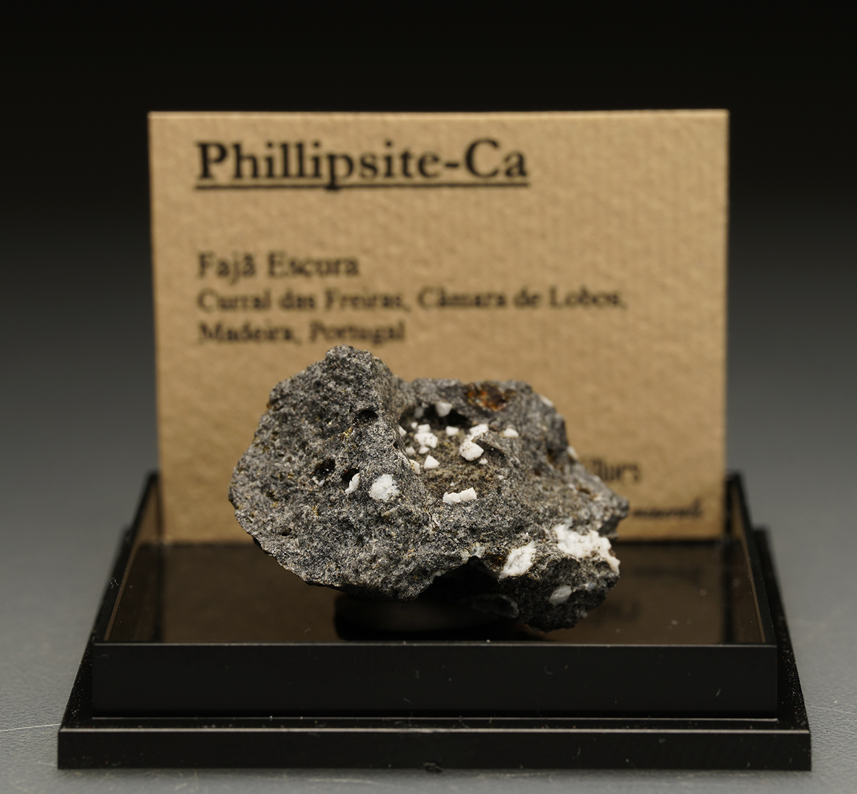 Phillipsite-Ca