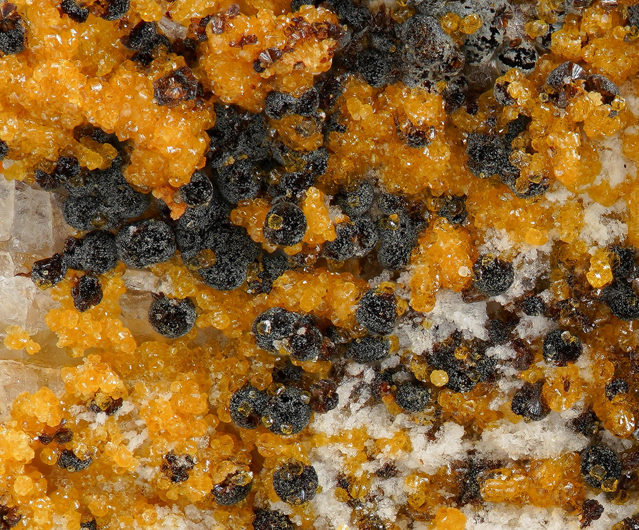Laueite Leucophosphite Frondelite & Cyrilovite