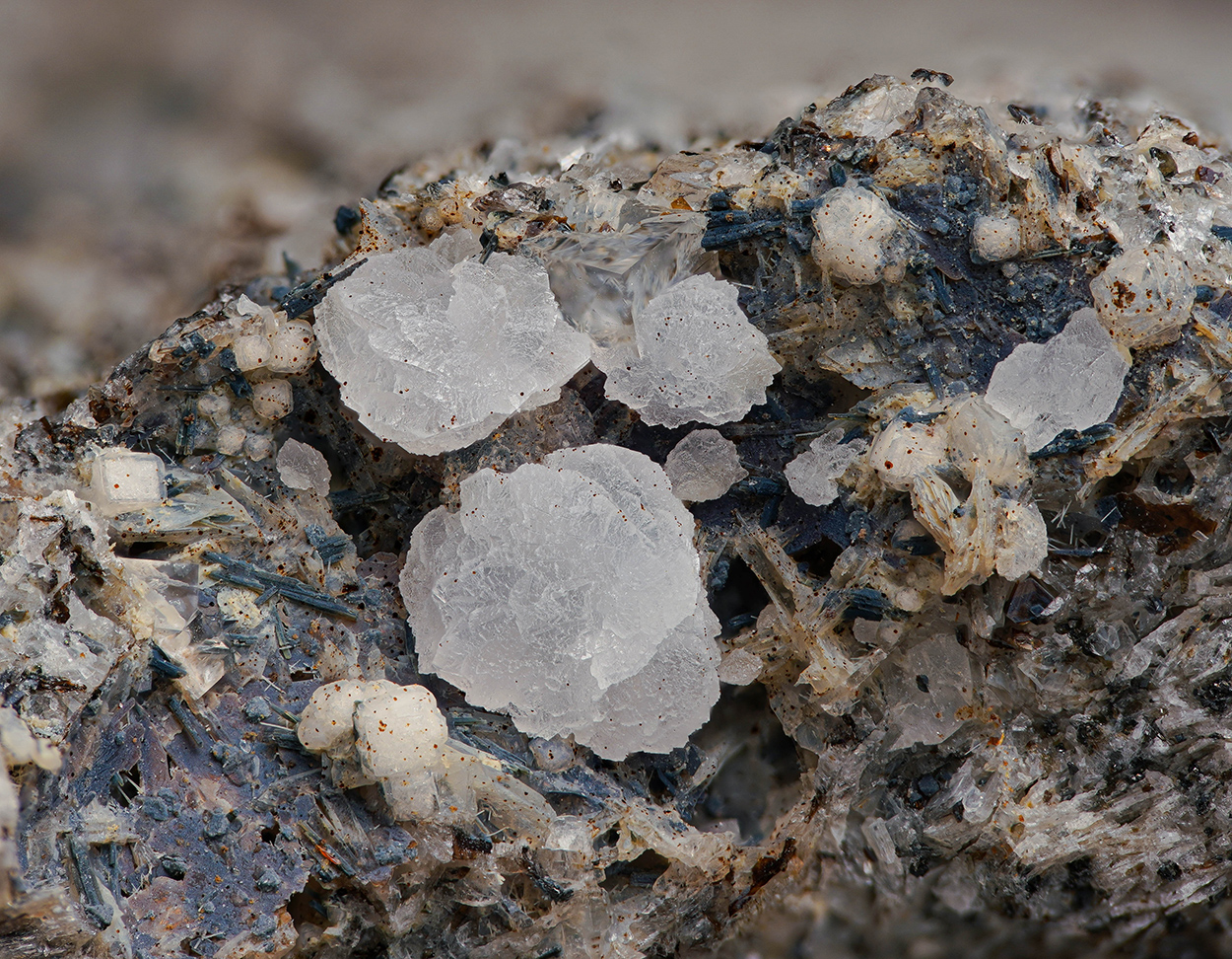 Gismondine-Ca Chabazite-Ca & Analcime