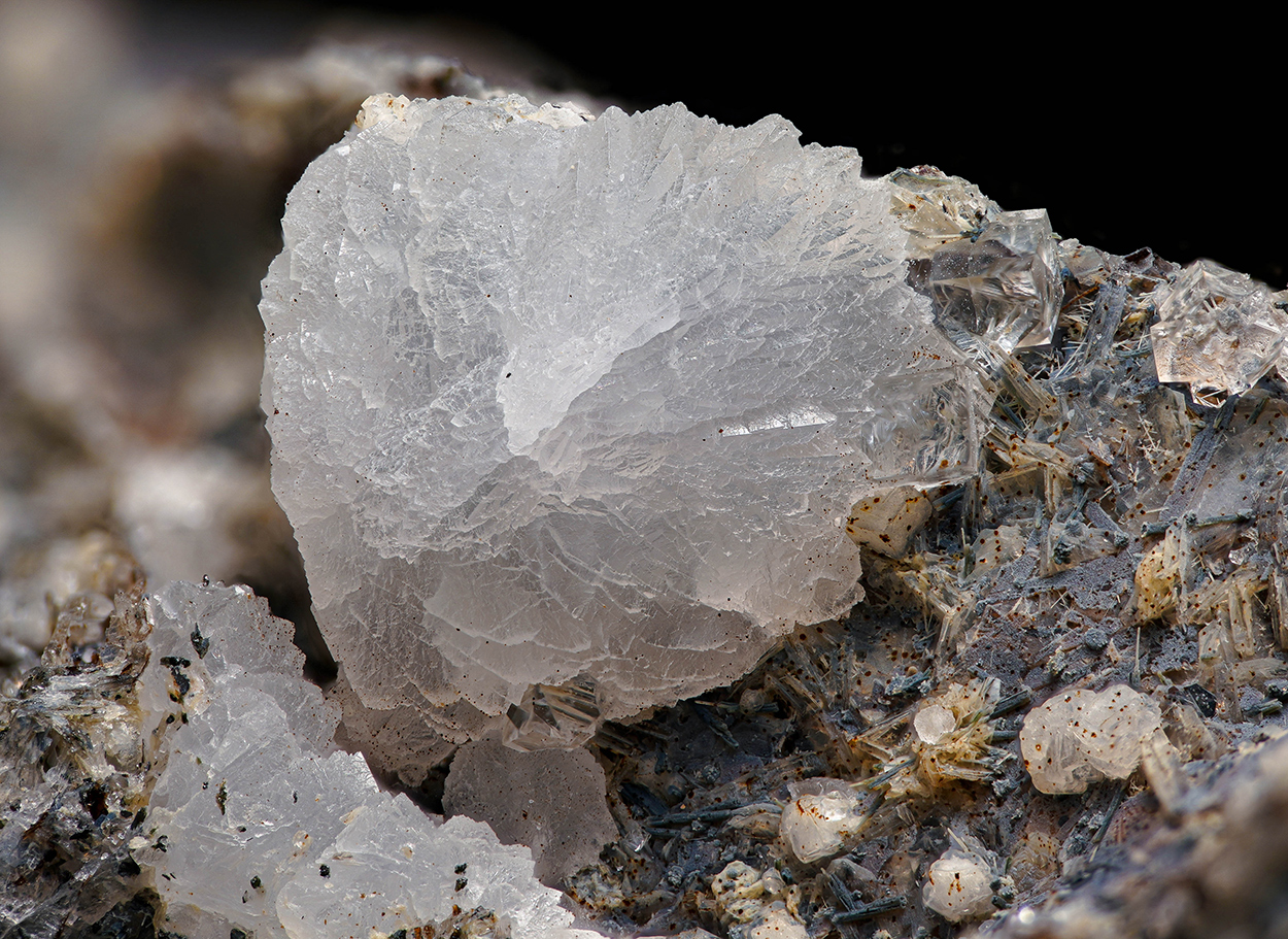Gismondine-Ca Chabazite-Ca & Analcime