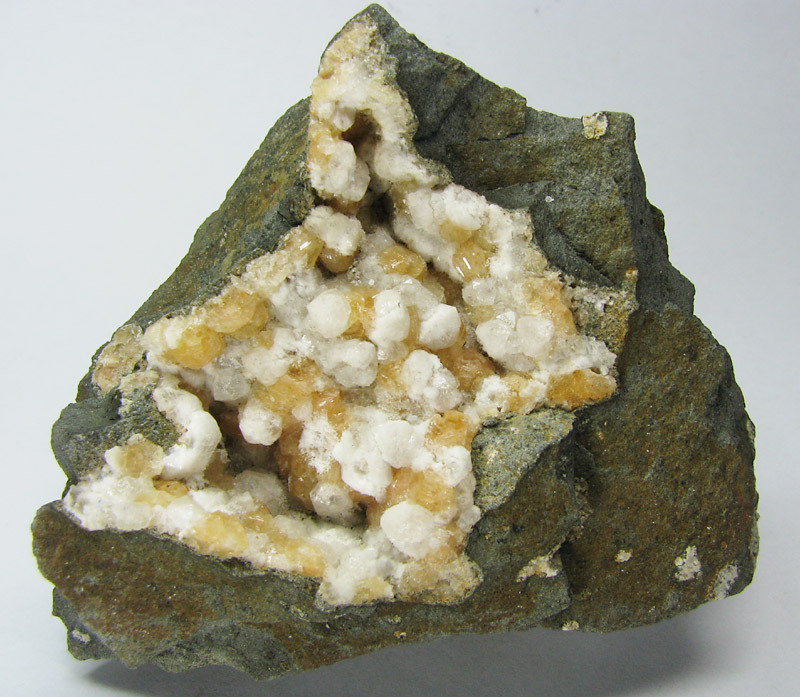 Chabazite-Ca & Analcime