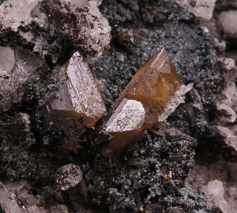 Wulfenite & Quartz