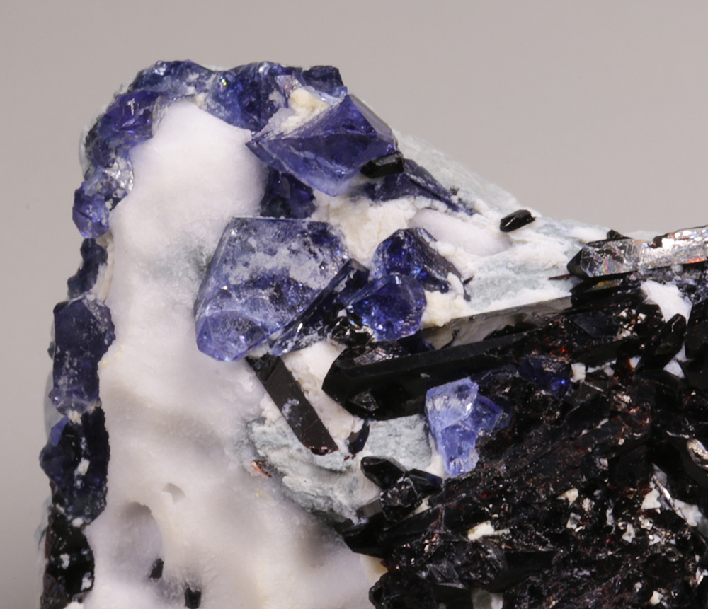 Benitoite & Neptunite