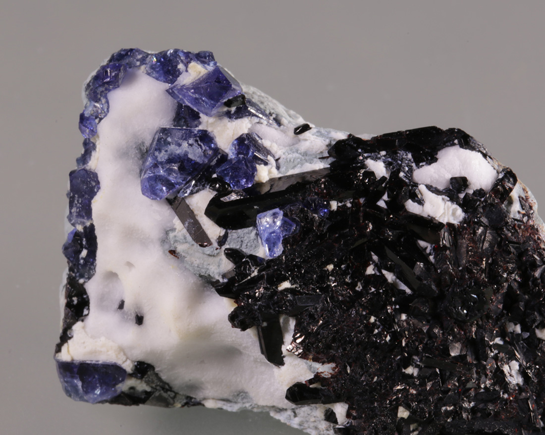 Benitoite & Neptunite