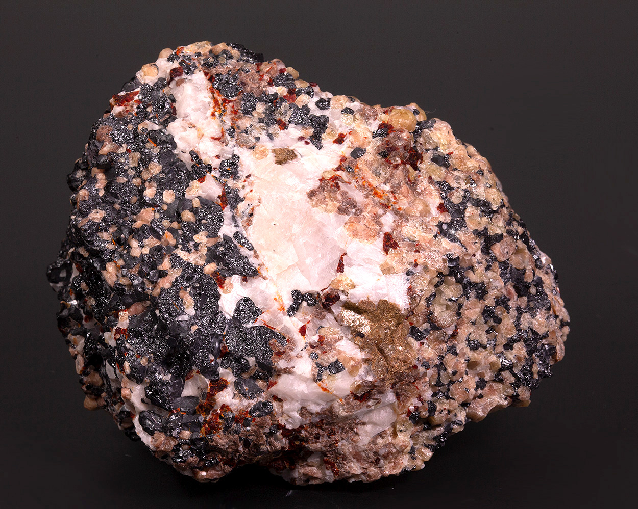 Mcgovernite Willemite Franklinite & Calcite