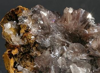 Hemimorphite With Plattnerite