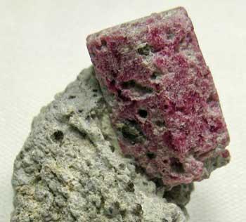 Beryl Var Red Beryl