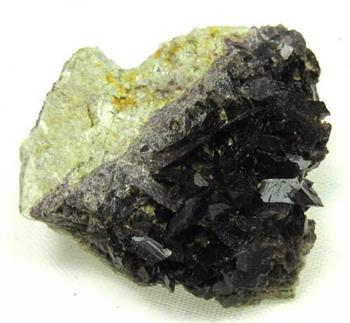 Axinite-(Fe)