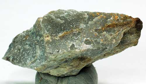 Pyroaurite