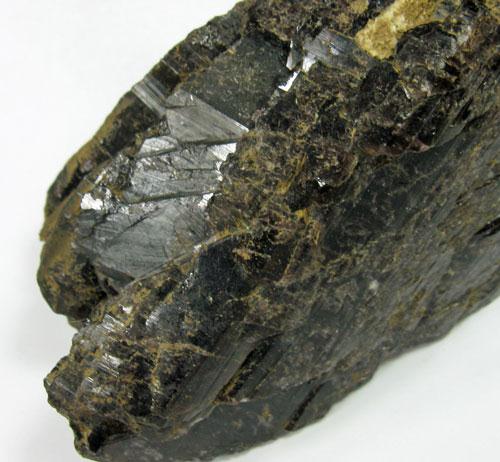 Axinite-(Fe)