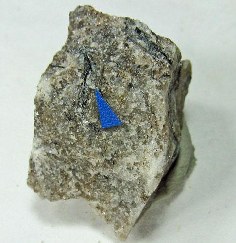 Orthopinakiolite