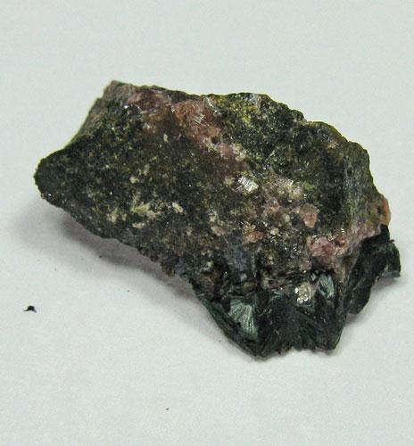 Ferro-ferri-winchite & Rhodonite