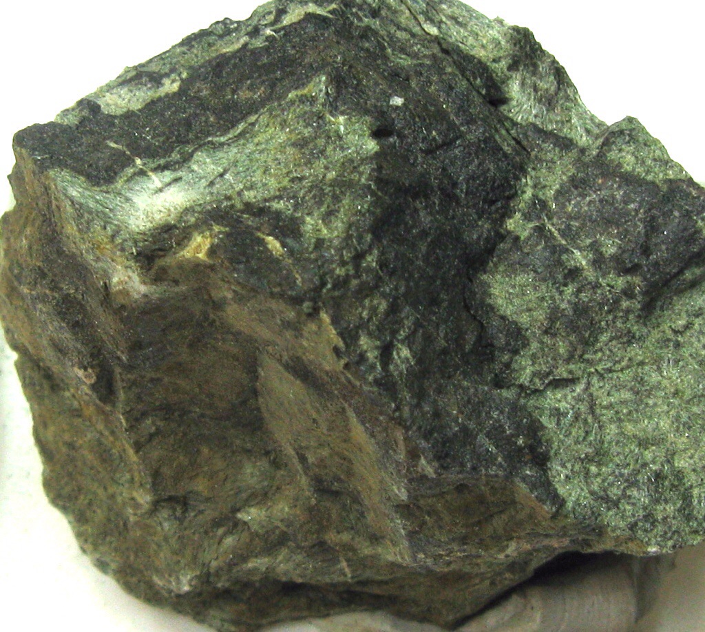 Ferriallanite-(Ce)