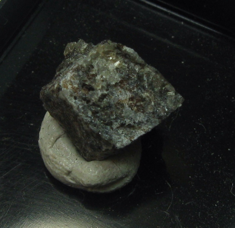 Manganhumite