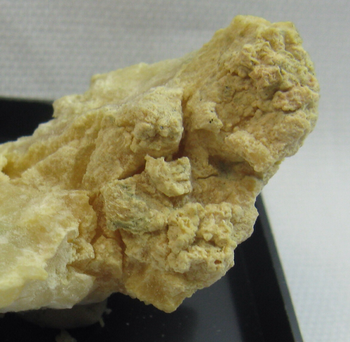 Aluminocopiapite